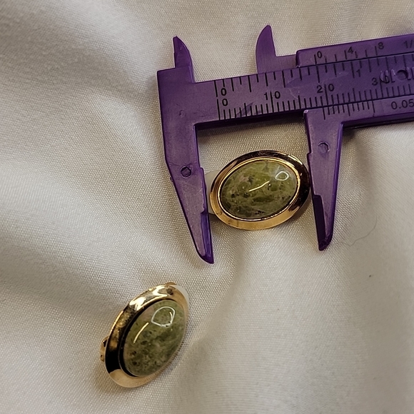 Vintage Green sage stone Earrings CLIP-ON Costume Statement Jewelry ✨️ - Picture 10 of 10